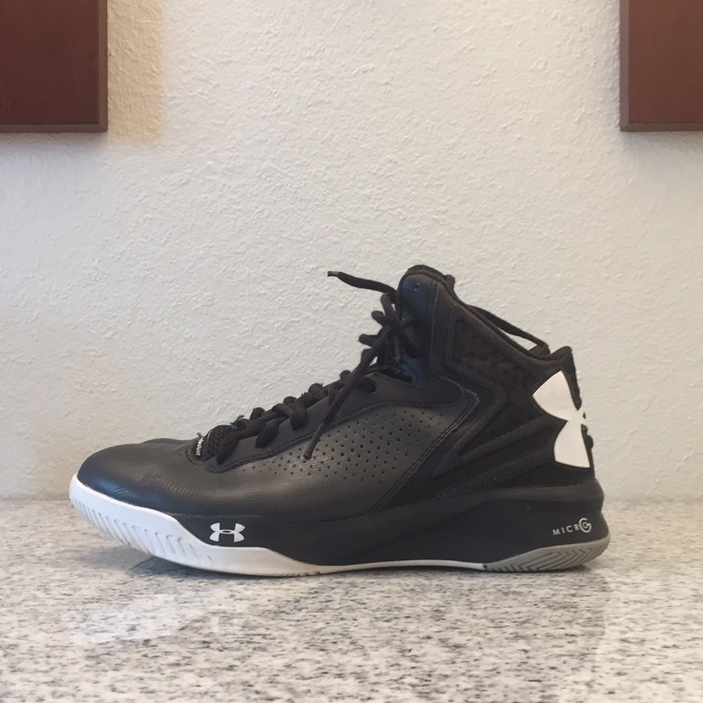 Under armour men’s basketball shoes. Size 8